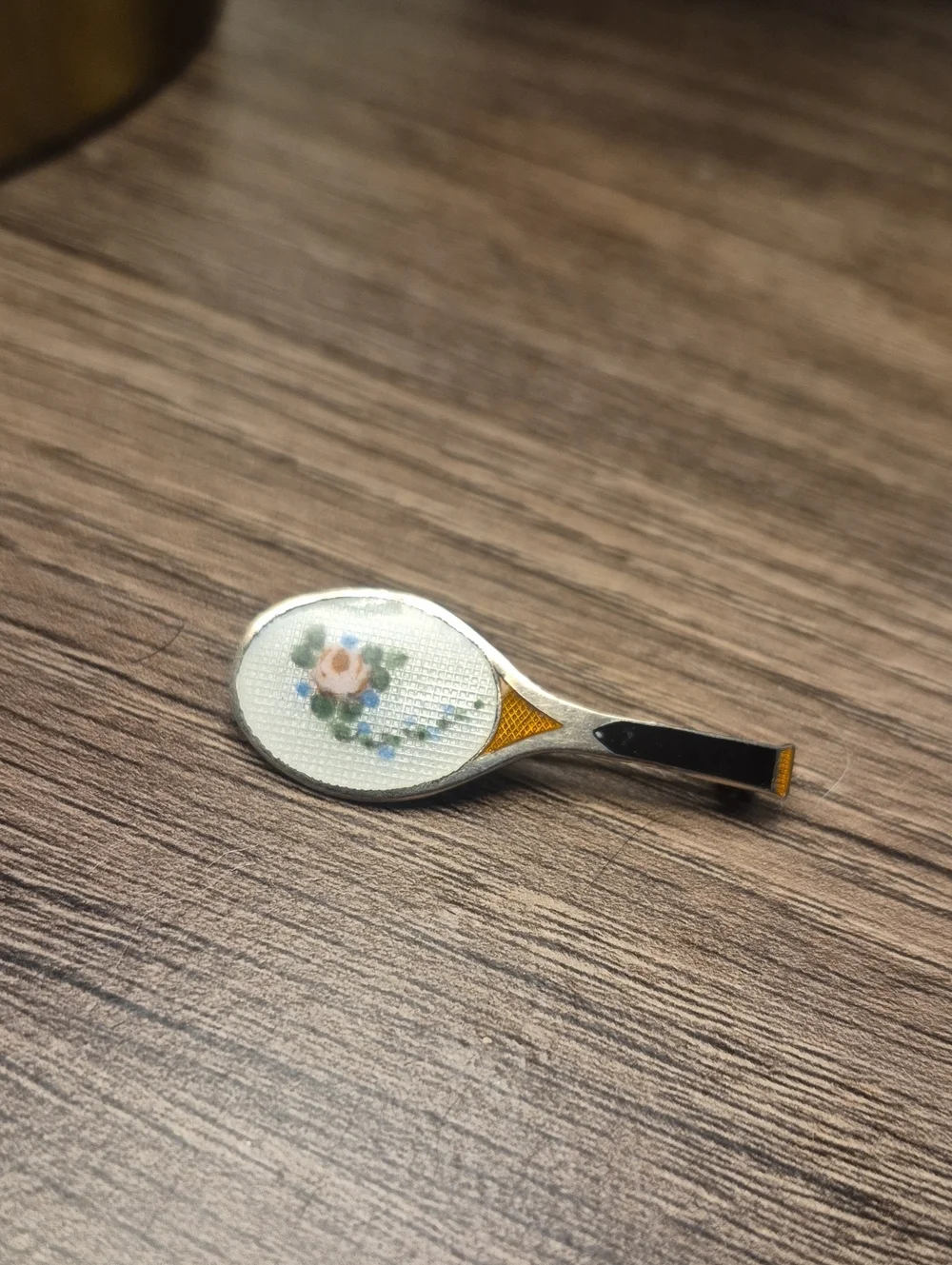 VINTAGE STERLING White Guilloche ENAMEL ROSE FLOWER MOTIF TENNIS RACKET BROOCH
